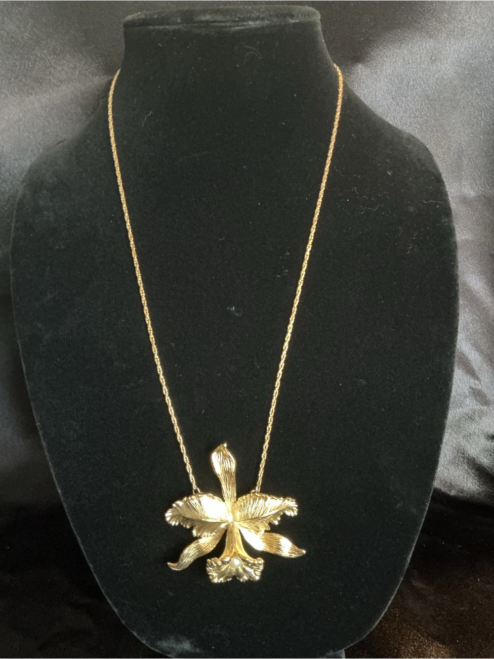 Vintage Napier Gold Floral Orchid Pendant Necklace